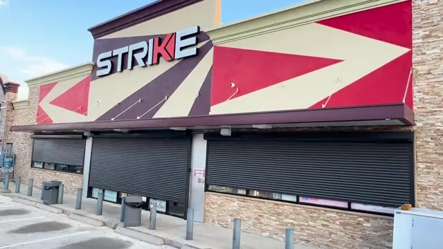 A dark shutter, a bold facade. Rolling shutter installation